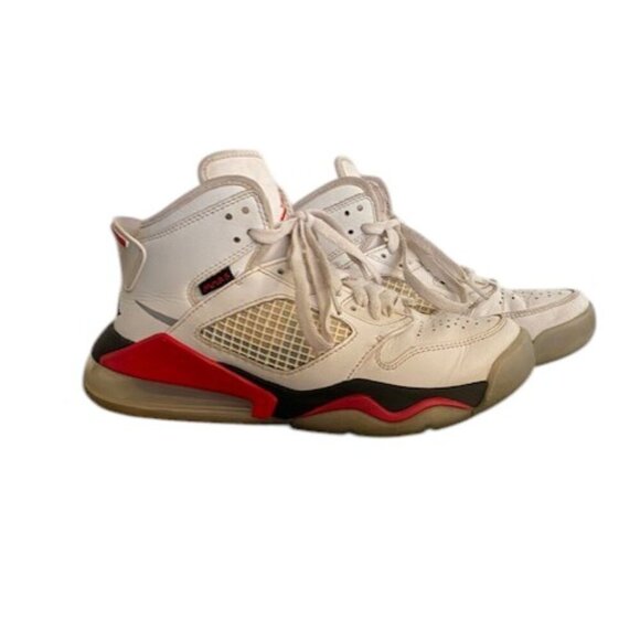 AIR JORDAN Mars 270 White Fire Red Basketball Shoes Sneakers Youth 5 - Picture 1 of 15